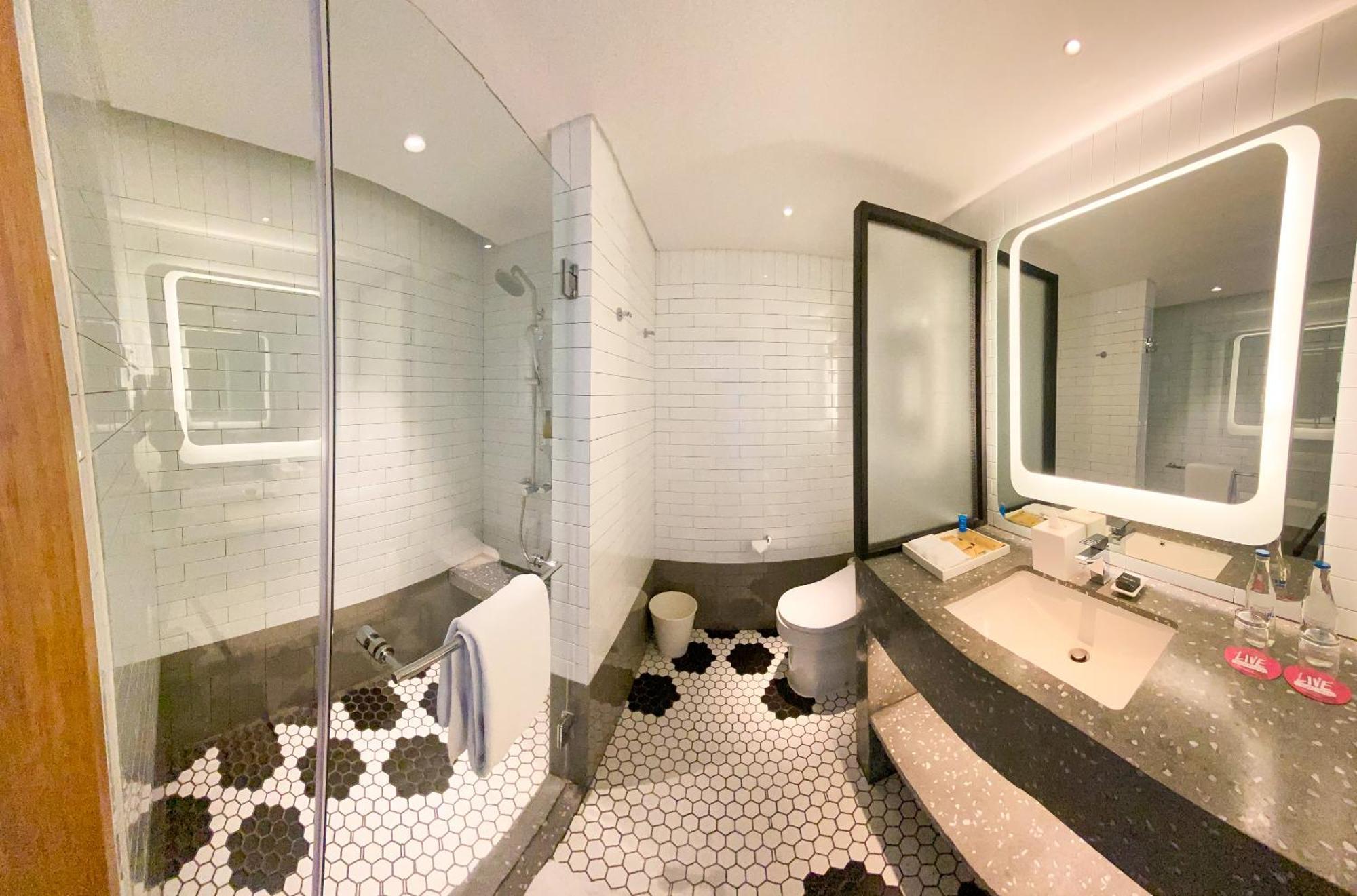 Hotel Aloft Bali Seminyak Extérieur photo